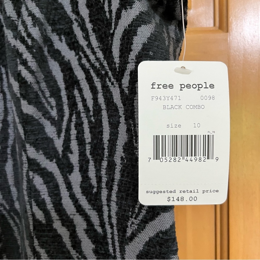 Free People Zebra Jumper Dress Tunic Black Gray Sleeveless Size 10 NWT - Picture 3 of 10